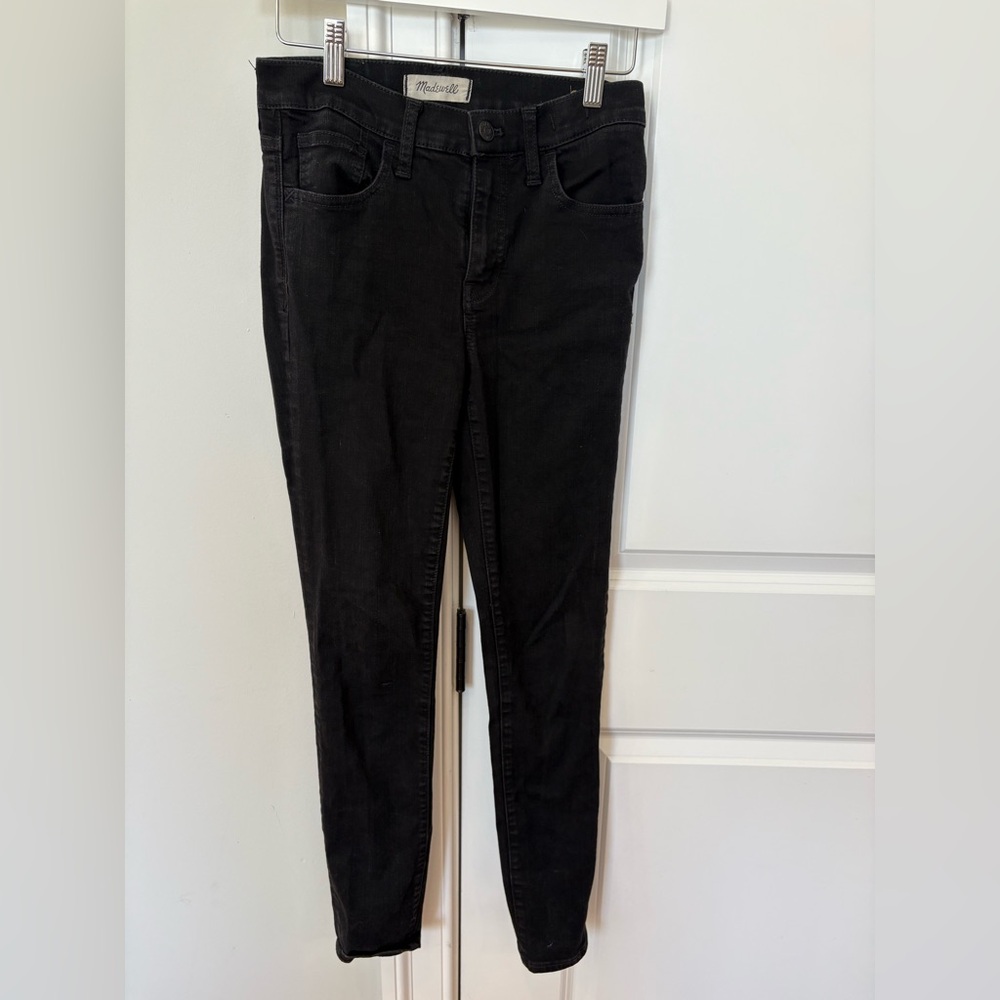Madewell Roadtripper Skinny Jeans in a black wash, size 26